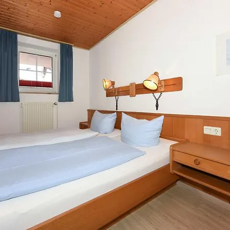 Ferienwohnungen Im Gezeitenhaus Bensersiel Exterior photo